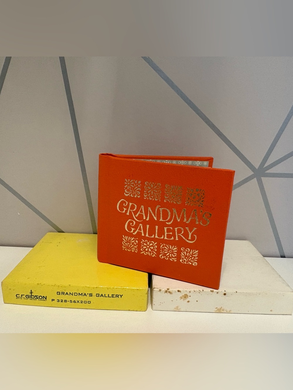 Vintage C.R. Gibson Grandma’s Gallery Mini Photo Album UNUSED w/ Box USA